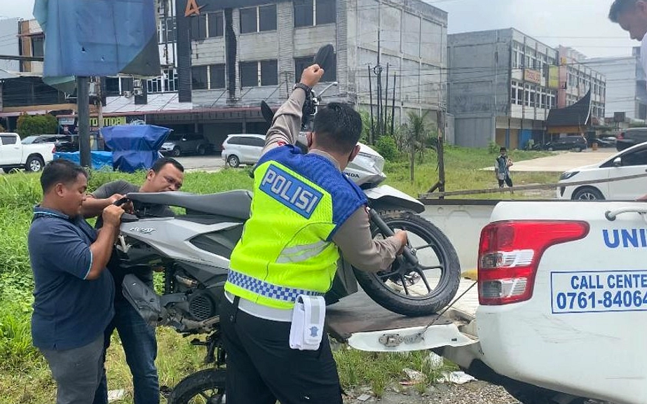 Kendaraan Berat Dilarang Melintas Jalan Peken Belayu-Kukuh