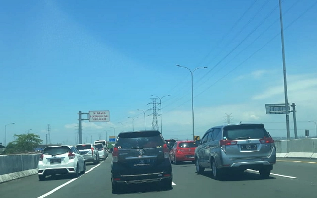 Kepadatan Kendaraan Pasuruan Tuntun Lalu Lintas Idul Fitri