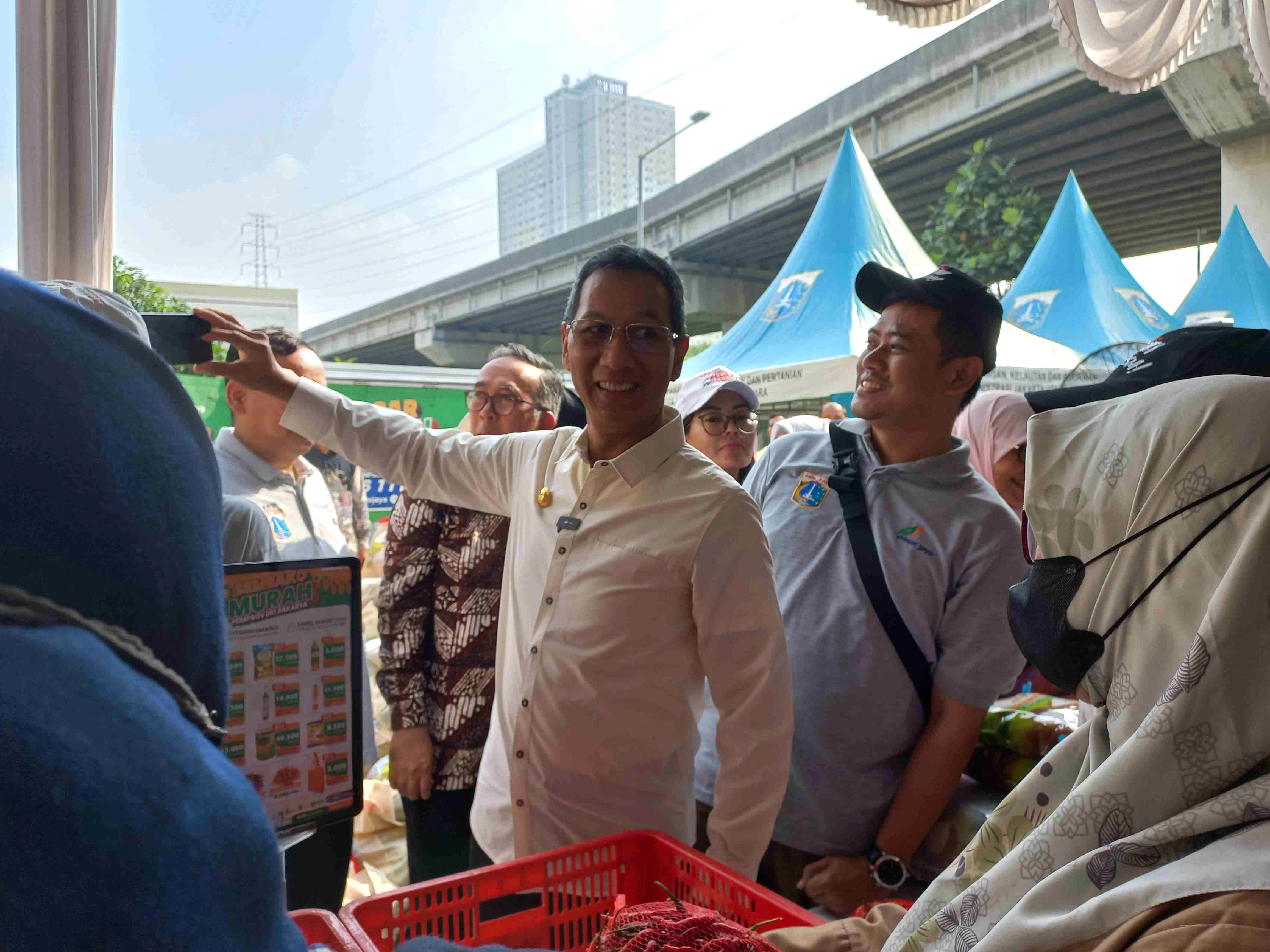 Kepala Lele Tidak Masuk Menu Warung Jakarta, Karena Keras
