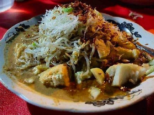 Ketoprak Jakarta: Resep Lontong, Tahu, Bumbu Kacang