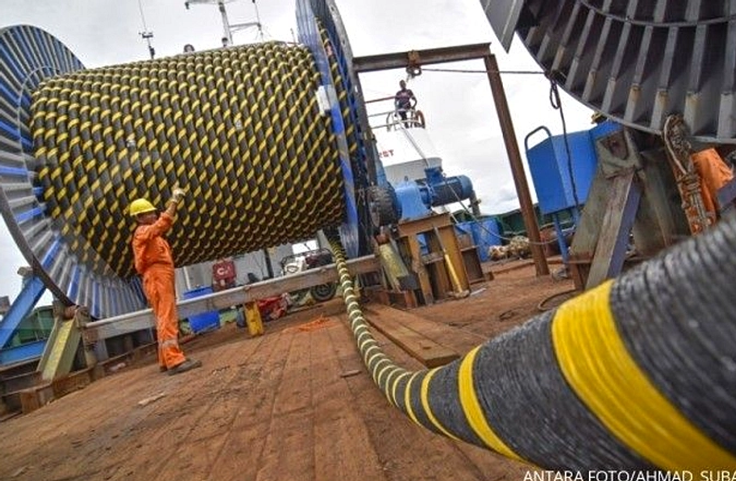 Ketrosden Triasmitra Obligasi Rp220 Miliar Kabel Laut Merindo