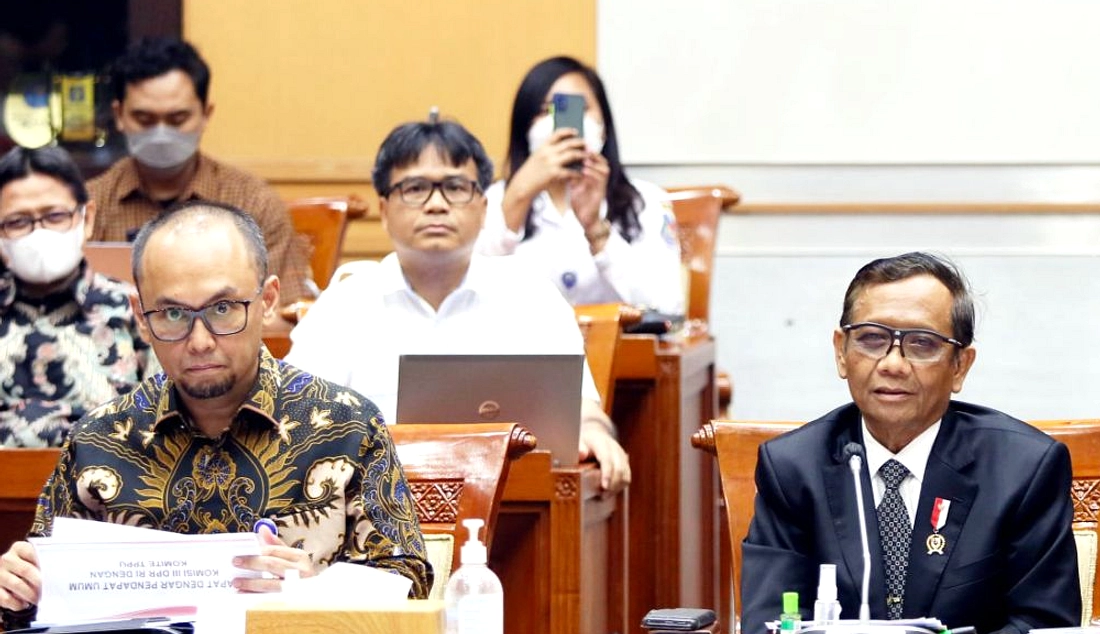 Ketua MDA Bali Bolos Lima Kali Rapat DPRD