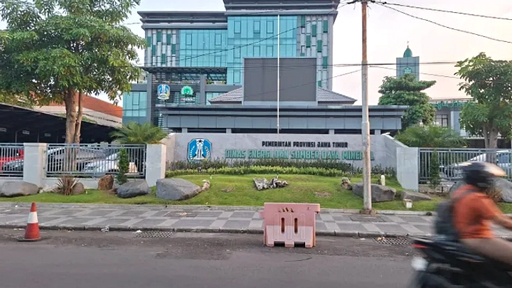 Khofifah Perintahkan Perizinan Tambang Bebas Pungli