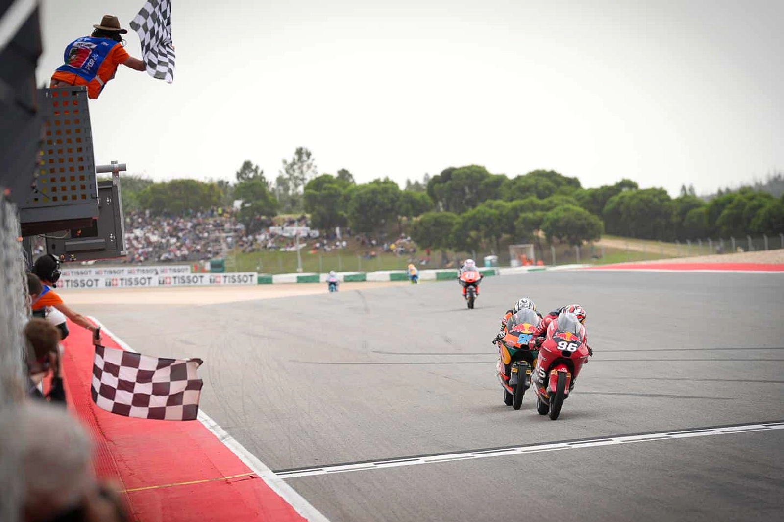 Kiandra Ramadhipa Raih Podium Pertama Moto3 Junior Estoril