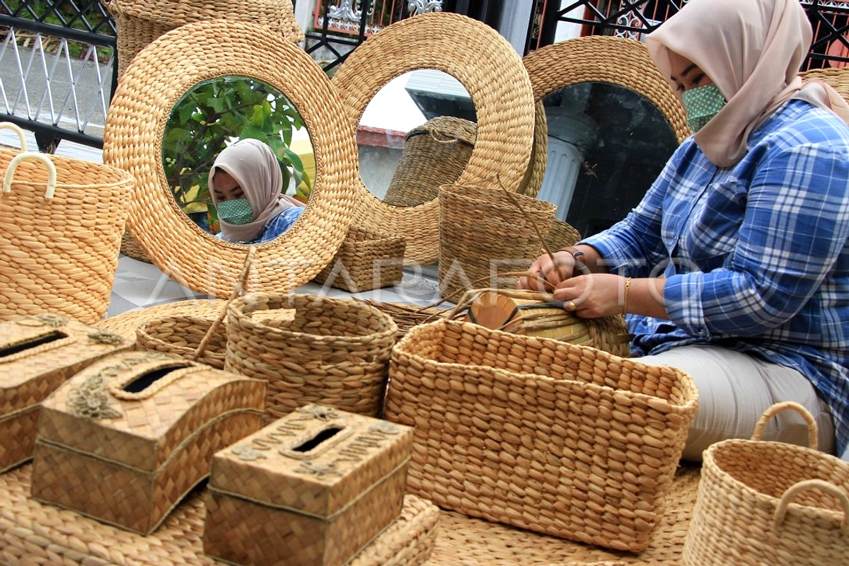 KJRI Noumea Latih Warga Kaledonia Baru Olah Bambu dan Kelapa
