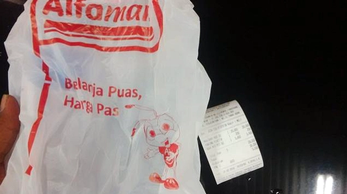 Konflik Timur Tengah Meningkatkan Harga Plastik 10%, Ritel Tergerus
