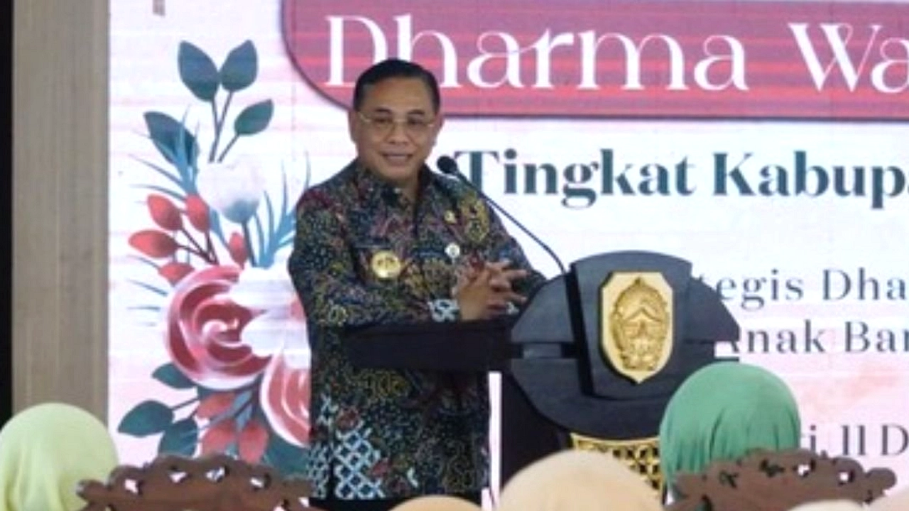 KPK Tangkap Bupati Sukoharjo Etik Suryani