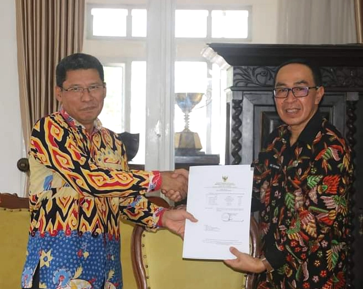 KPM Sukabumi Serahkan Data Stunting di Pendopo Bupati