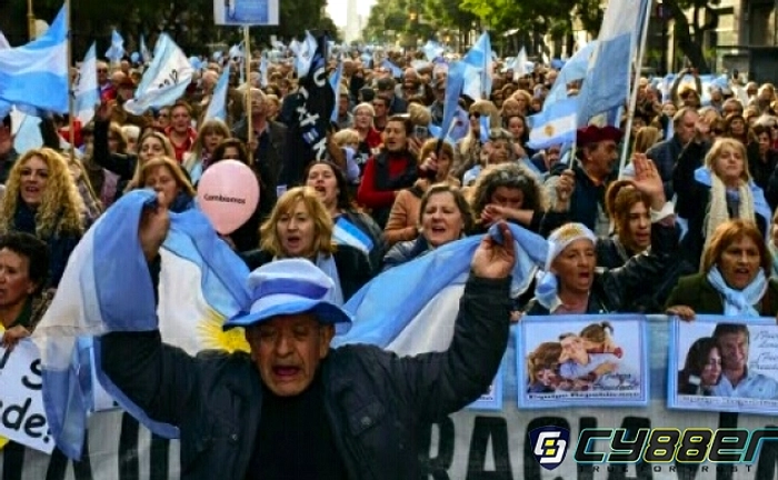 Kredit Macet Argentina Tembus Rekor 2 Dekade