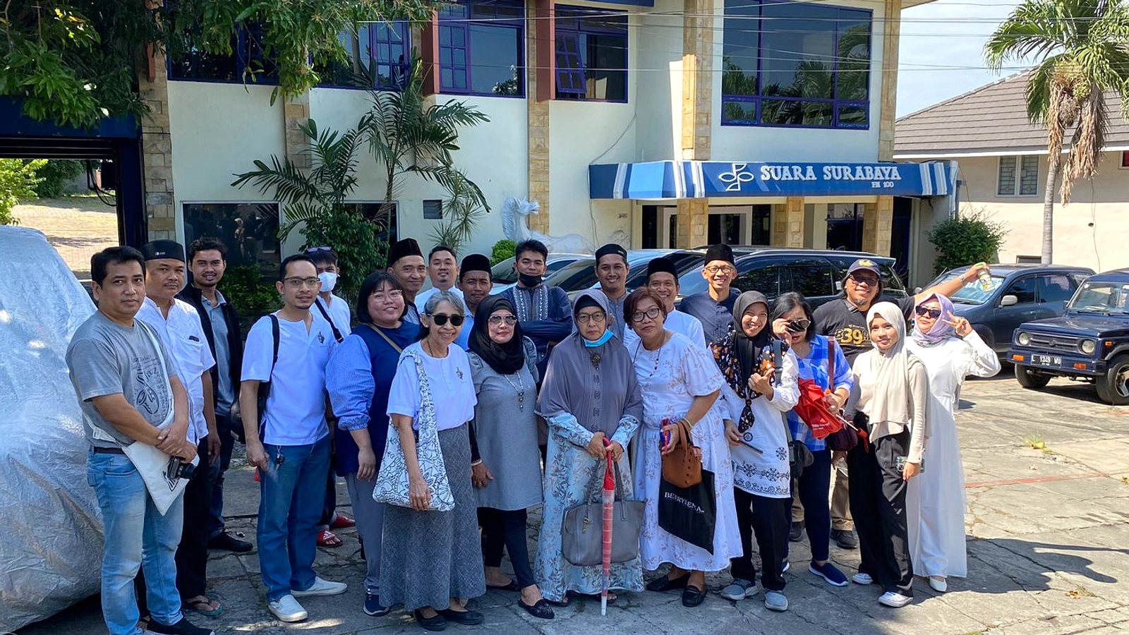 Kurir Rindu Surabaya: Jasa Tabur Bunga dan Doa Lebaran
