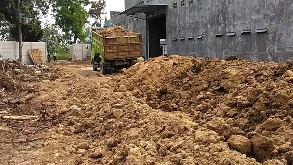 Lahan Bekas Galian Di Palembang Kini Jadi Sumber Ekonomi Warga