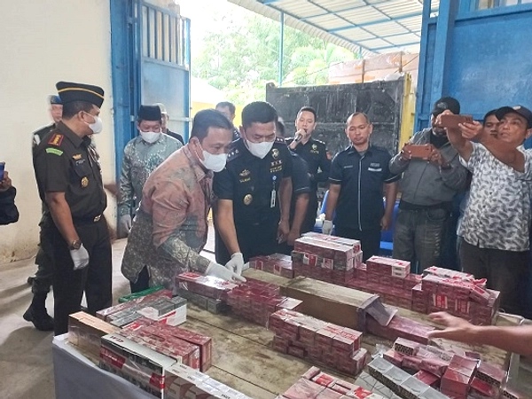 Langsa Hancurkan 545.452 Rokok Ilegal, Rugi Negara 886 Juta