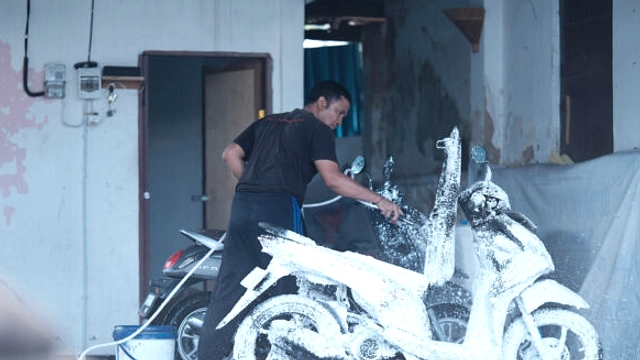 Lapas Tabanan Cuci Motor Instruktur, Pujian Tumpek Landep