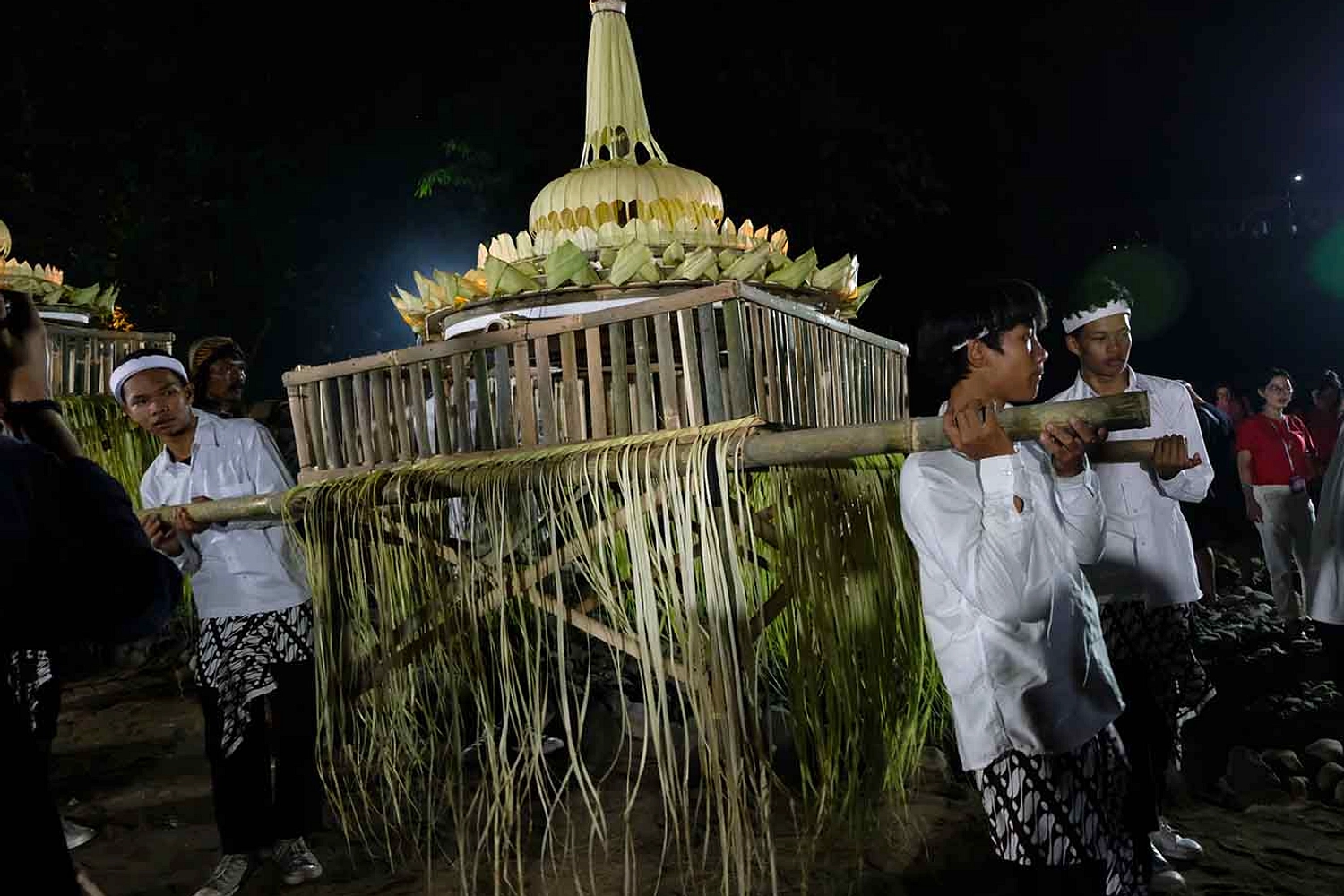 Larung Pelita 2570 BE: Menyaksikan Lampu Lentera Progo