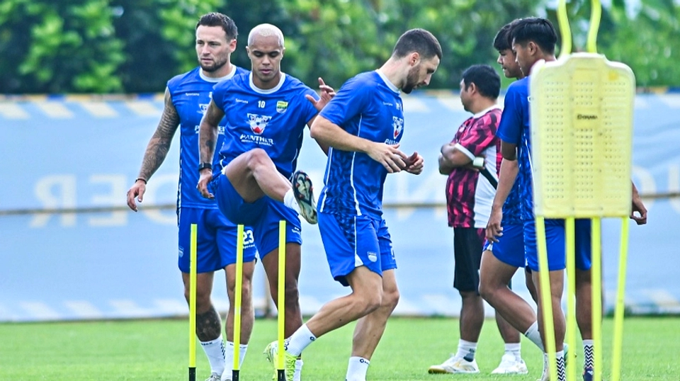 Latihan Persib Mundur, Pemain Flu