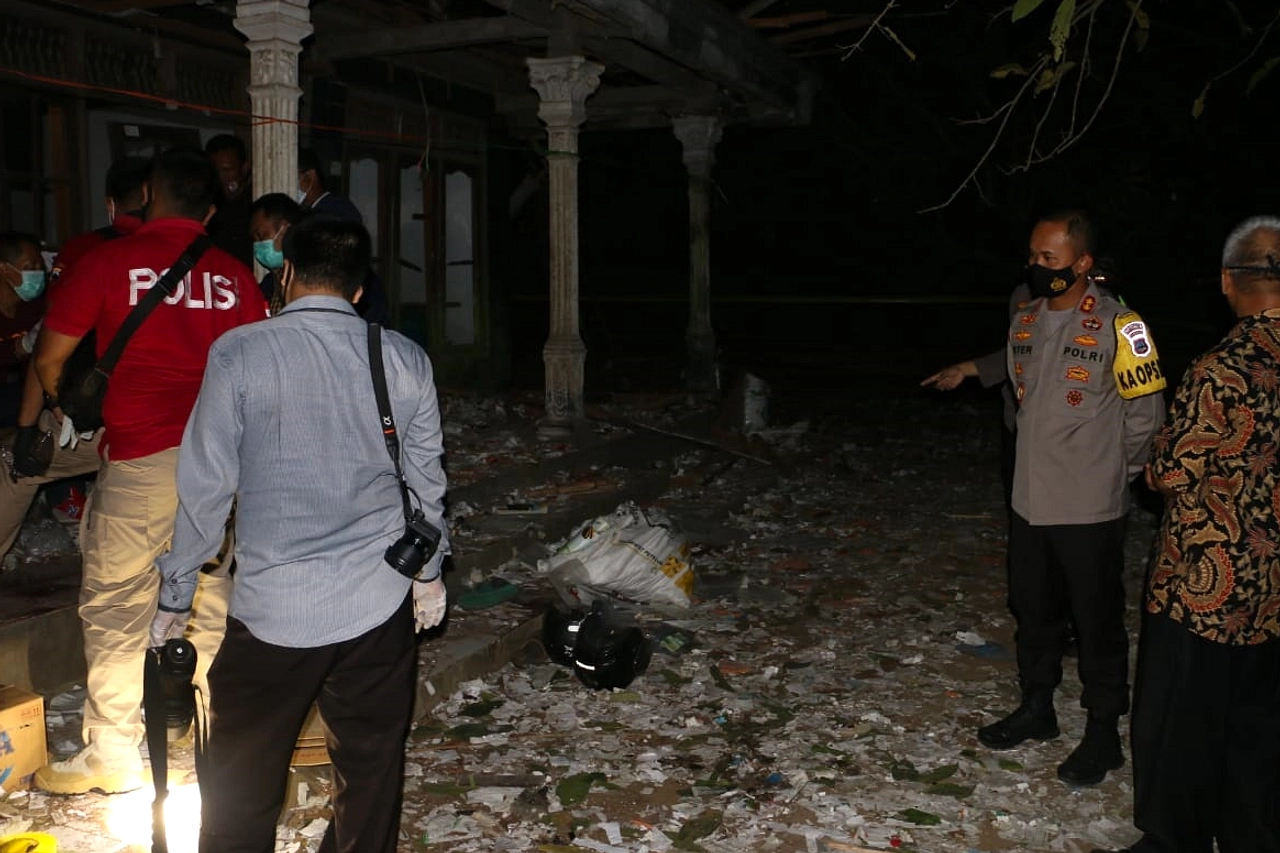 Ledakan Petasan di Kebun Pisang Pekalongan, Dua Remaja Tewas