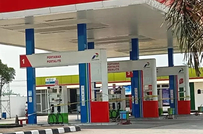 Lele Ribuan Tumpah di SPBU Cokro, Warga Evakuasi Menegangkan