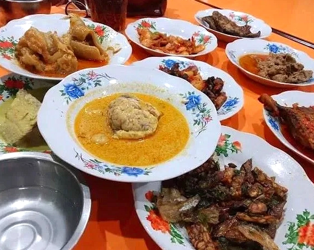 Lima Tempat Nasi Padang Murah di Jakarta Barat Rp13.000