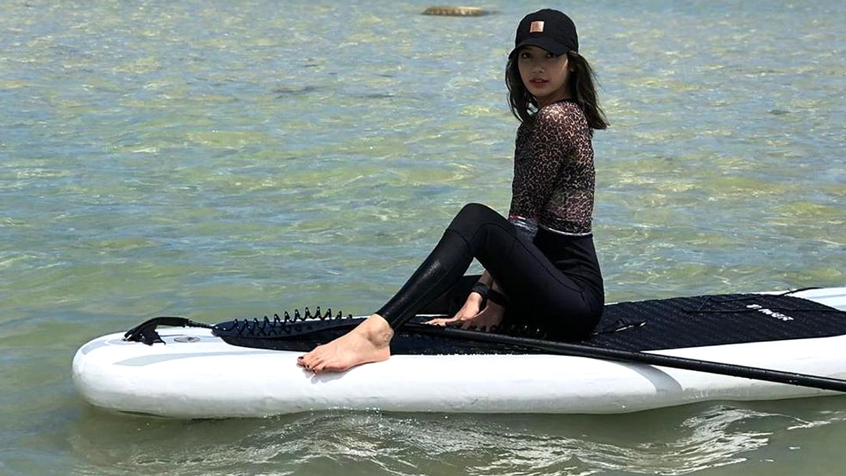 Lisa BLACKPINK Cicipi Bali, Fans Bergemuruh Terlihat