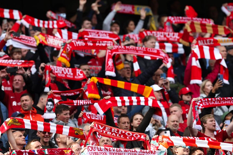 Liverpool Ganti Rio Ngumoha Karena Kram, Fans Marah di Anfield