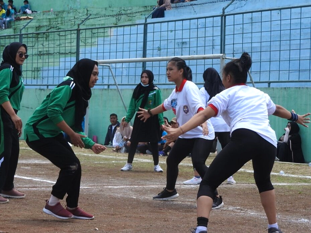 Lomba Olahraga Tradisional di HUT Kota Gianyar 255 Penuh