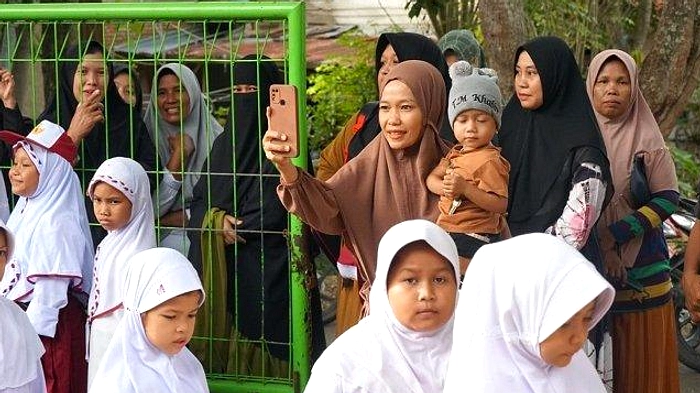 LPA Jatim: Peluk Anak Sebelum Masuk Sekolah