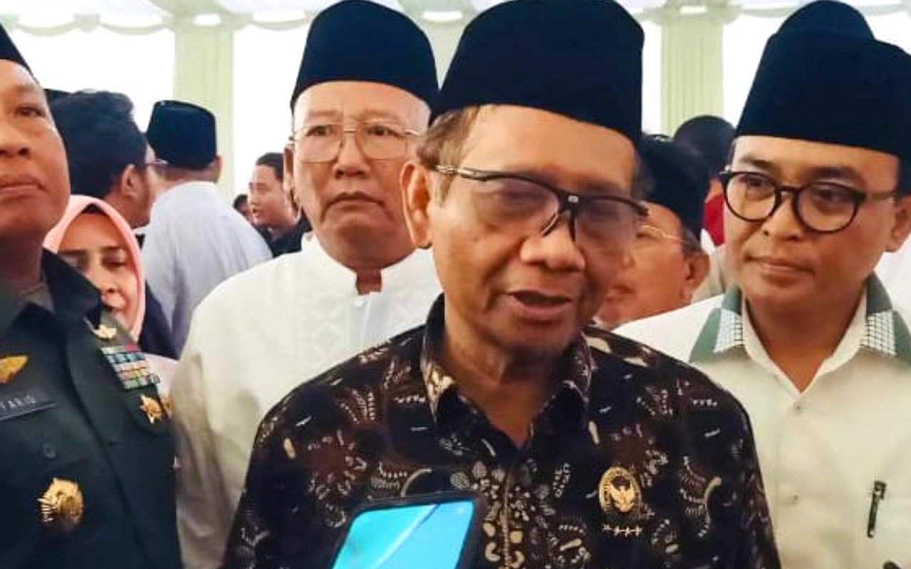 Mahfud MD Kunjungi Warung Legendaris Pamekasan Saat Mudik