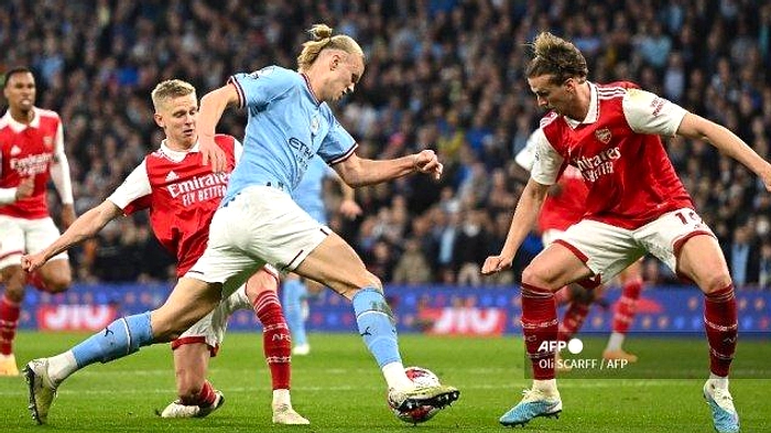 Man City Kalahkan Arsenal 2-1, Titik Setengah Jarak dari Juara