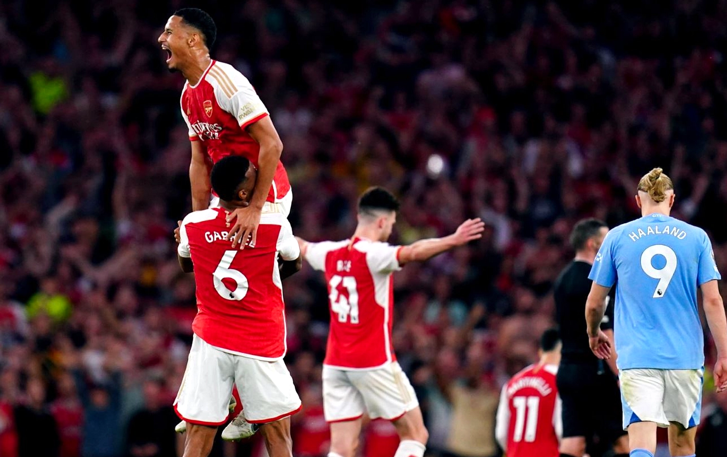 Man City Menang 2-1 atas Arsenal, Guardiola Tegaskan Pesta