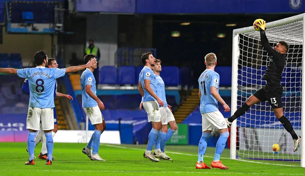 Manchester City Kalahkan Chelsea 3‑0 di Stamford Bridge