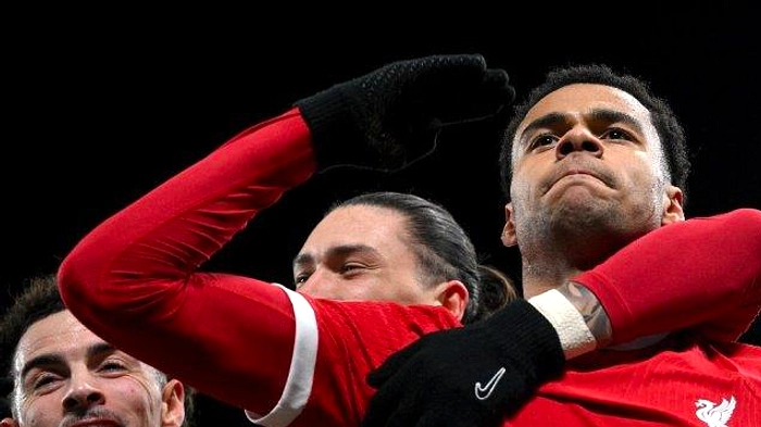 Manchester City Menang 2-0 atas Arsenal, Raih Trofi Cup