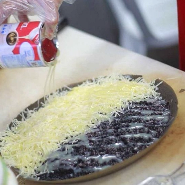 Martabak Manis Tebal Topping Cokelat & Keju: Resep Mudah