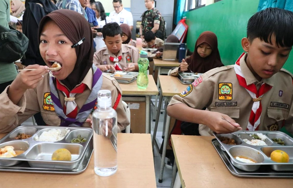 MBG 2026 Bawa Pemutusan Kontrak dan Gaji Rendah pada Guru