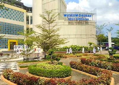 Medan: Tanah Deli, Jejak Kesultanan dan Industri Tembakau