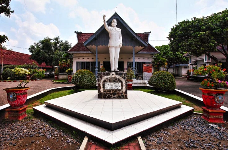 Megawati Kunjungi Istana Gebang dan Patung Bung Karno Blitar