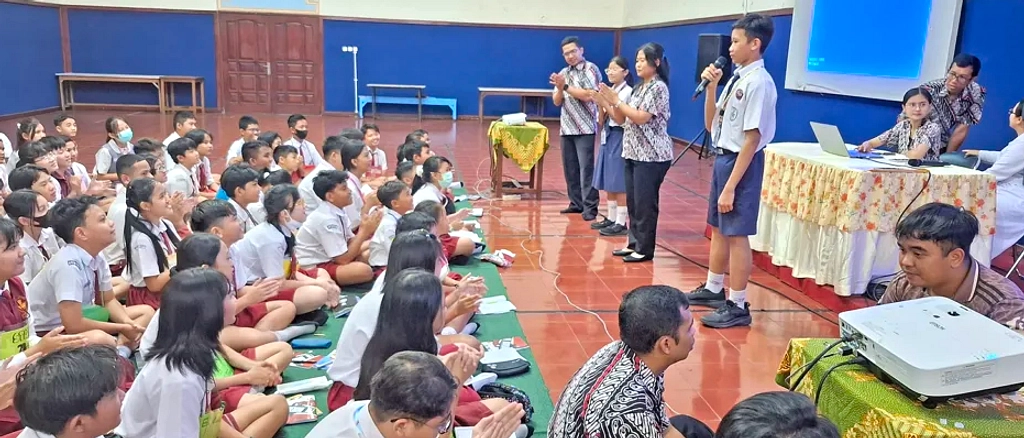 Mendikdasmen Larang Siswa Beri Riwayat Kekerasan Jadi Panitia MPLS