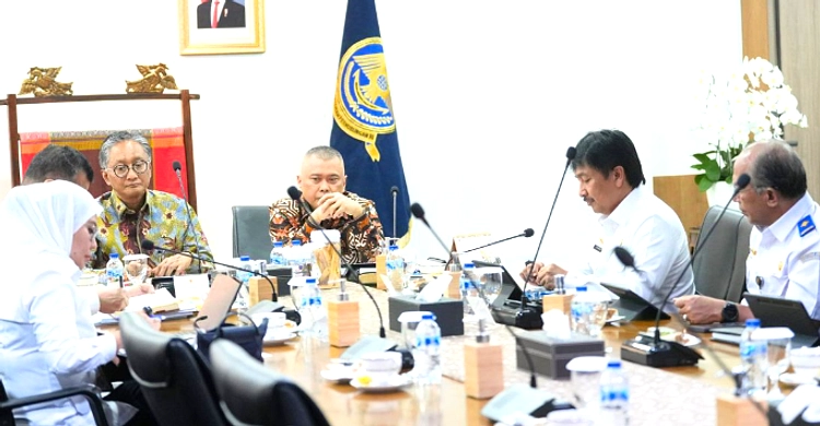 Menteri PU Tantang Bukti Hubungan Keponakan