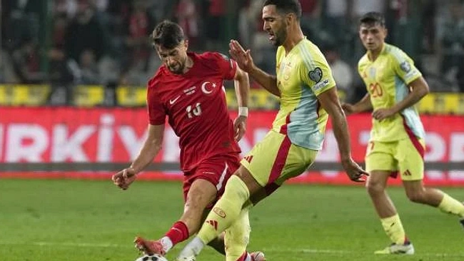 Merino Jadi Pahlawan, Spanyol ke Perempatfinal
