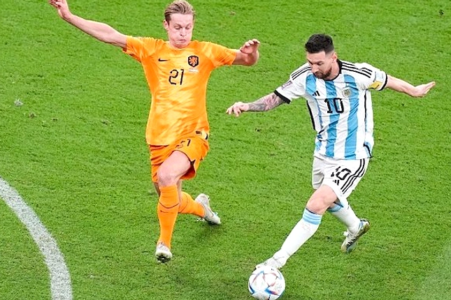 Messi Pecah Rekor Gol dan Gagal Penalti di Laga Sama