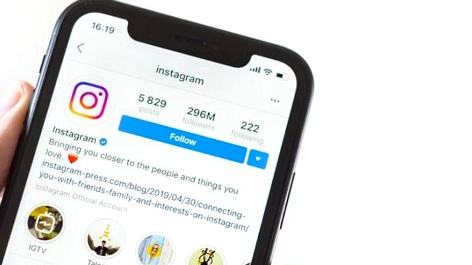 Meta Gandrungi Foto Publik untuk AI, Pengguna Geram