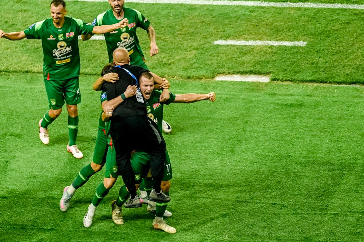 Mihailo Perovic Tinggalkan Persebaya, Tak Lagi Pakai Seragam