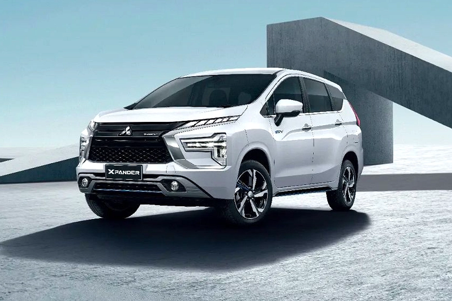 Mitsubishi Siap Jual Mobil Hybrid Pertama di Indonesia