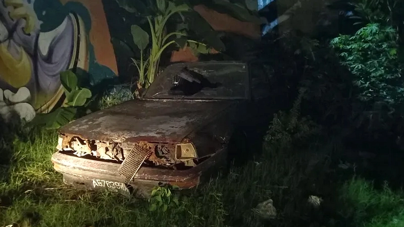 Mobil Terparkir Berbulan-Bulan di Trotoar Bandung, Dishub Selidiki