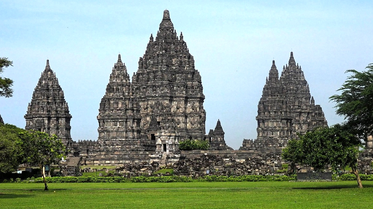 Modi Yakin Restorasi Prambanan Tarik Wisatawan India