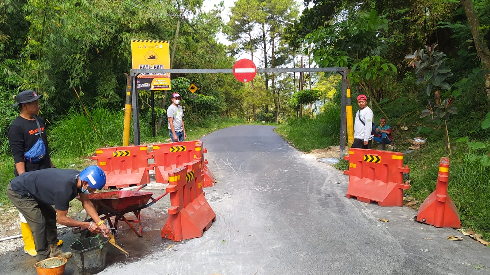 Motor 4 Penumpang Terbentur Tembok, Empat Luka Parah di Batu