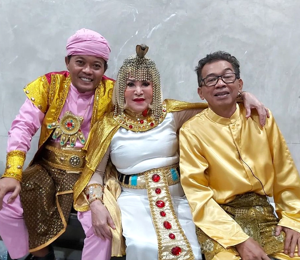 Mpok Atiek Bantah Dibuang ke Panti Jompo