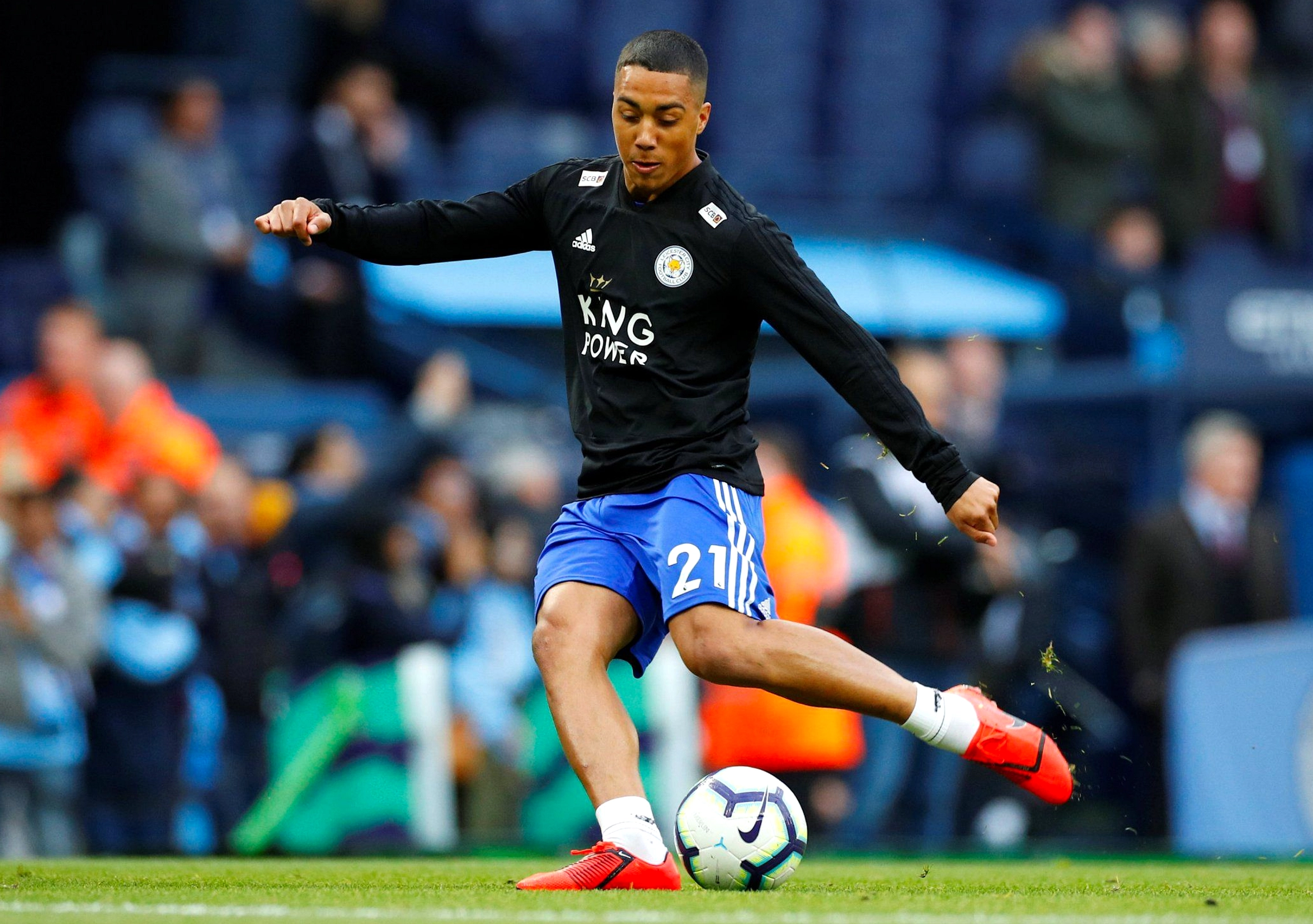 MU Aktifkan Klausul Tielemans, Target Gelandang Baru
