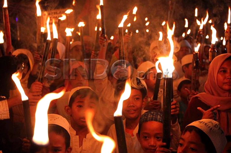 Muara Enim Sambut 1 Muharram dengan Pawai Obor dan Lemang