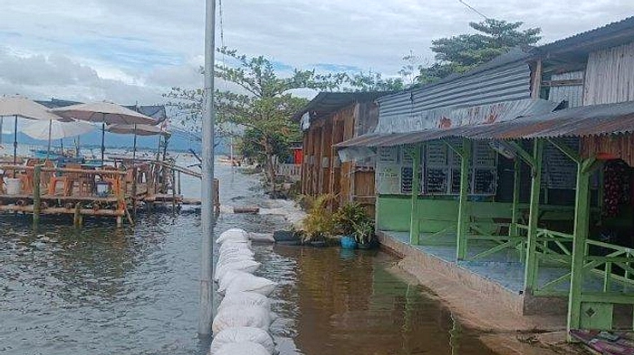 Muka Air Danau Toba Turun 1,6m, Ancaman Kematian Ikan