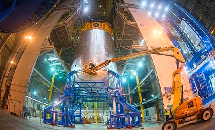NASA Luncurkan Roket SLS, Artemis II Terbang ke Bulan